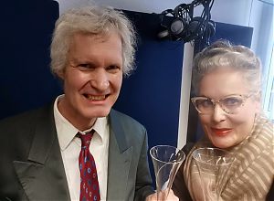 Martin Degener und Kati Homburg stöbern diesmal in Papas Plattenschrank. (Foto: Klaus Blödow)