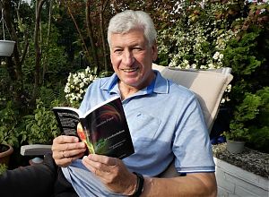 Joachim Frank, Autor von "Farben in wechselndem Licht" 